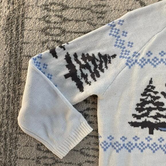 H&M x Disney Women’s Jacquard-Knit Sweater Mickey Mouse Skiing Sz Medium - Picture 4 of 7